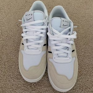 Men’s Nike sneakers